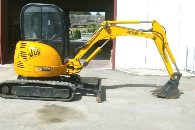 Мини Экскаватор JCB 8030. Мини-экскаватор б/у - фото № 1
