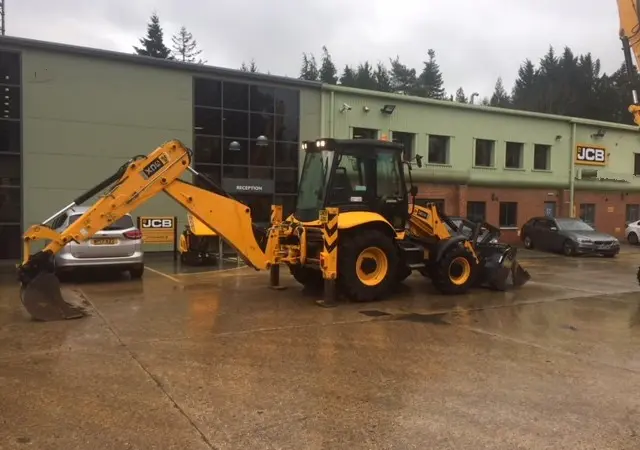 Экскаватор Погрузчик JCB 3CX 100 л.с. от официала - фото № 1