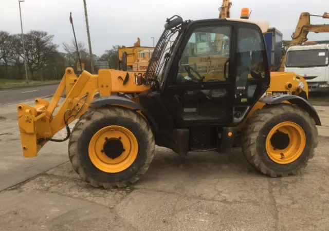 Телескопический погрузчик JCB 531-70 2009 года - фото № 1