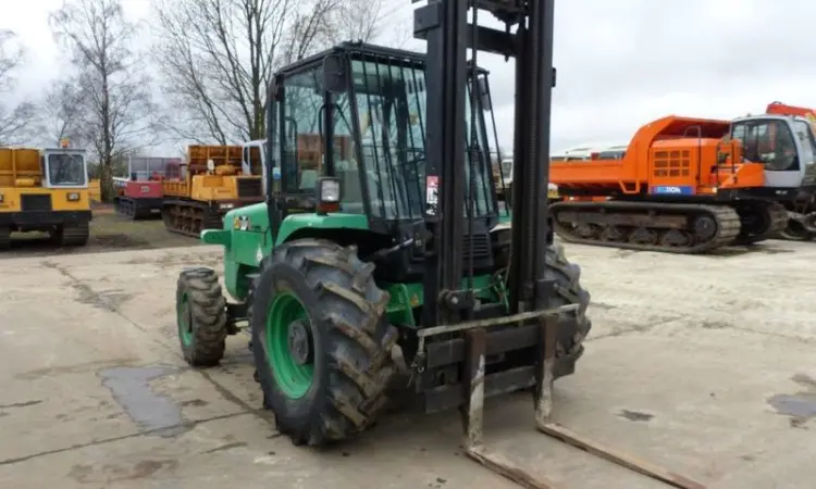 Вилочный погрузчик повышенной проходимости JCB 926 - фото № 2