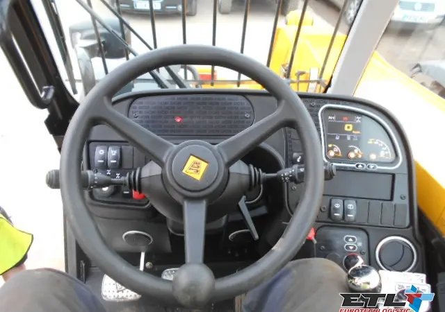 Телескопический погрузчик JCB 531-70. Новый - фото № 3