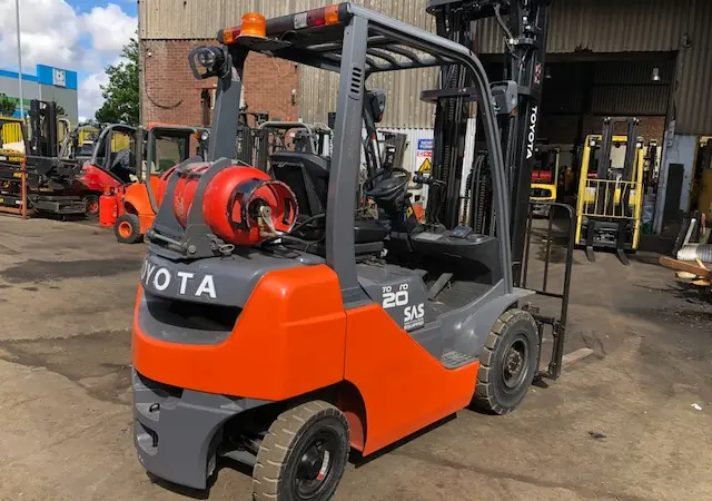 Вилочный погрузчик Toyota 02-8FGF20. Спецтехника б/у - фото № 4