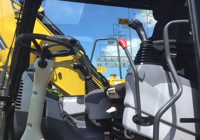 Продажа колесного экскаватора Komatsu PW 140-7 - фото № 7