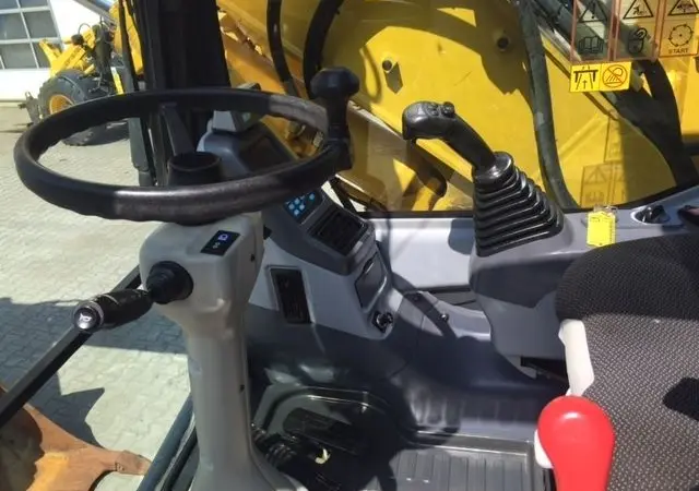 Продажа колесного экскаватора Komatsu PW 140-7 - фото № 8