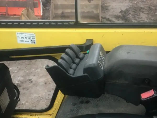 Вилочный погрузчик Hyster H3.0 FT. Спецтехника б/у - фото № 3