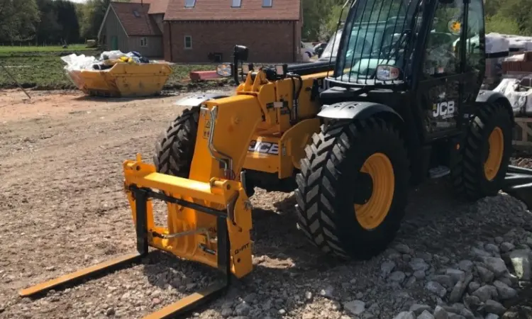 Телескопический погрузчик JCB 535-95 по доступной цене - фото № 17