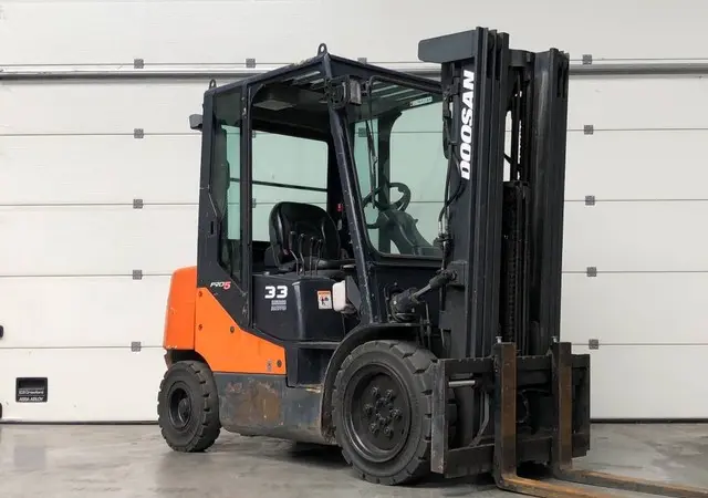 Вилочный погрузчик Doosan D33S-5 - фото № 1