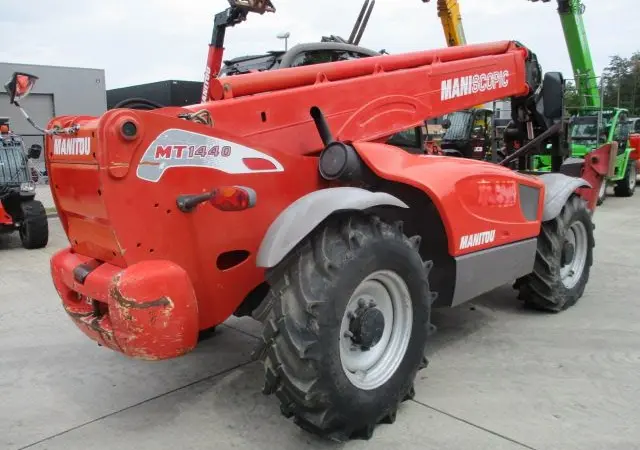 Телескопический погрузчик Manitou MT 1440 Privilege - фото № 6