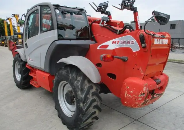 Телескопический погрузчик Manitou MT 1440 Privilege - фото № 14