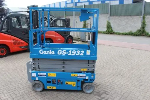 Ножничный подъемник Genie GS1932 - фото № 5