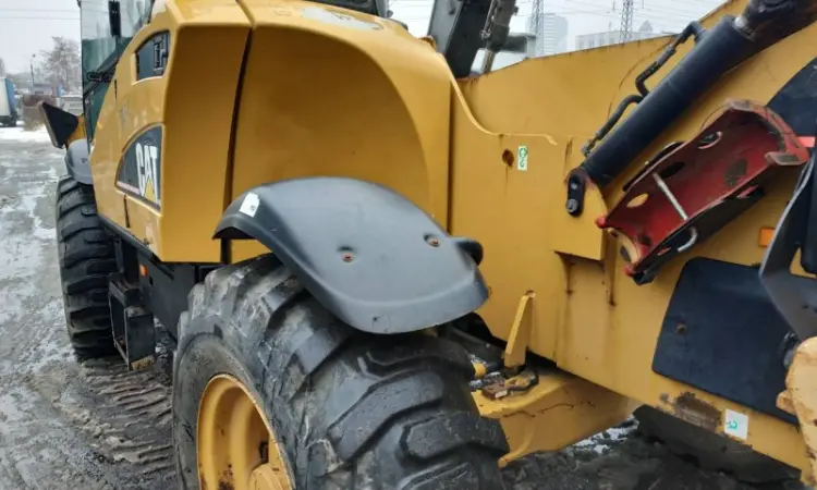 Телескопический погрузчик Caterpillar TH360 - фото № 8