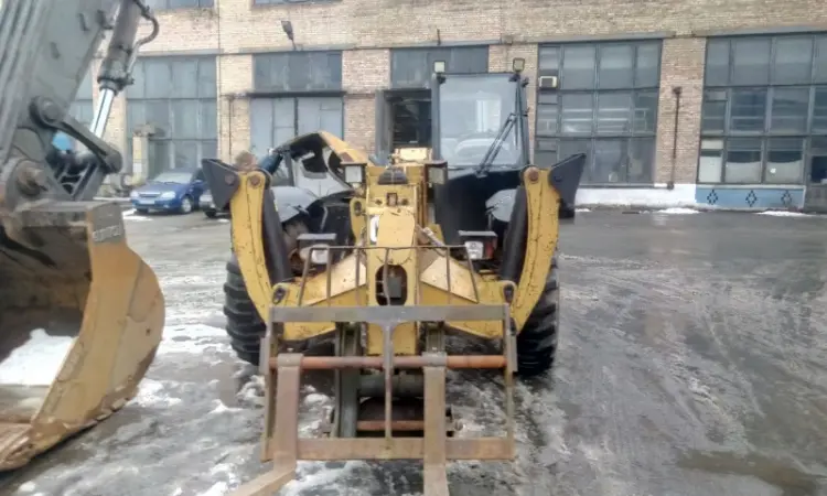 Телескопический погрузчик Caterpillar TH360 - фото № 9