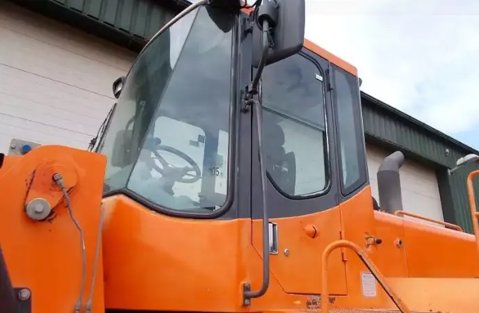 Фронтальный погрузчик Doosan DL 400 - фото № 6
