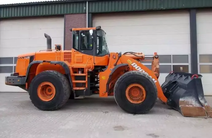 Фронтальный погрузчик Doosan DL 400 - фото № 7