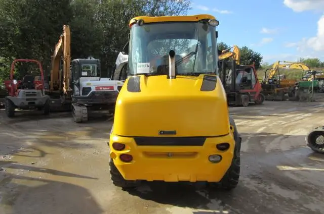 Фронтальный погрузчик JCB 409 2013 года - фото № 3