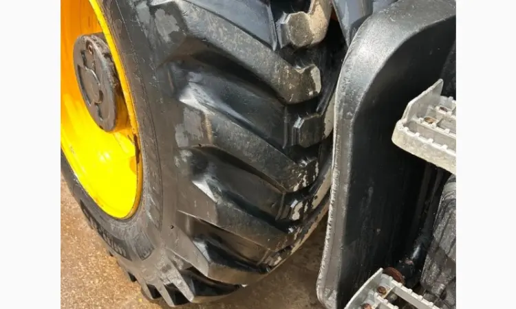 JCB 4CX 2018 рік - фото № 8