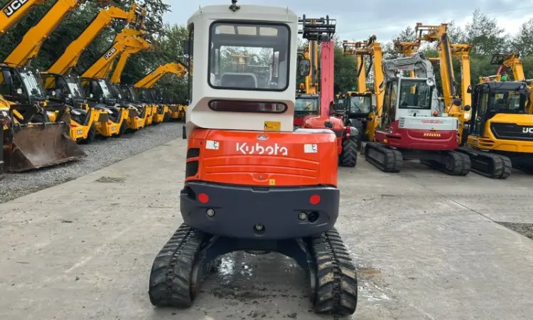 Kubota U30 2010 рік - фото № 4