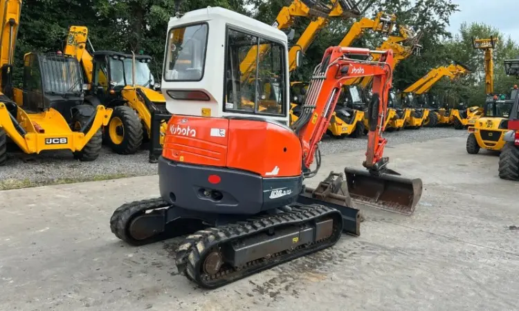 Kubota U30 2010 рік - фото № 5