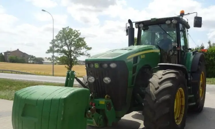 Колёсный трактор John Deere- 8430 - фото № 7