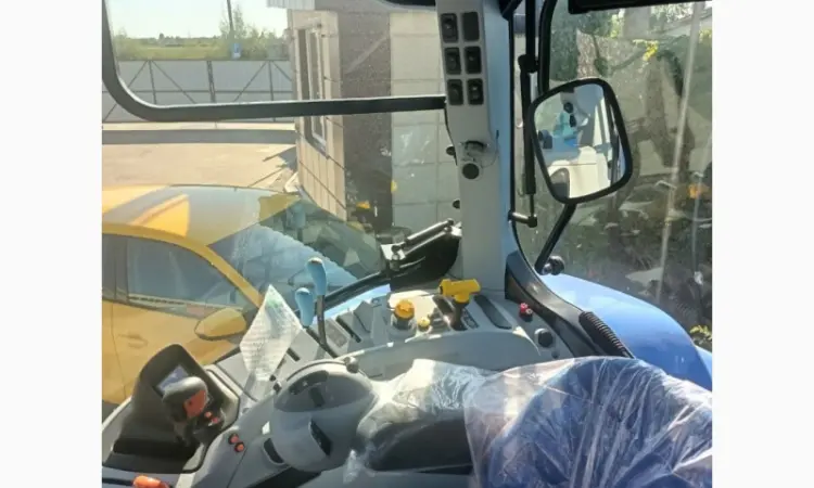 New Holland T6050 PLUS - 127к.с - фото № 5