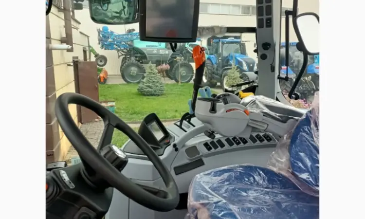 Трактор New Holland T6090 Classic 165к.с - фото № 4