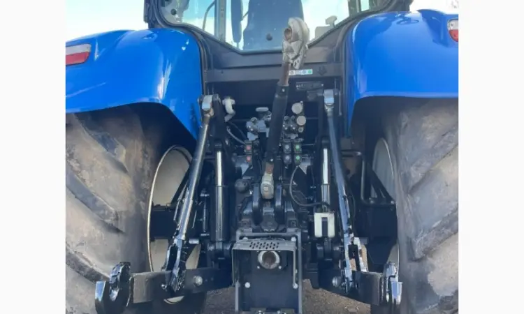 Трактор колісний New Holland T7060 - фото № 7