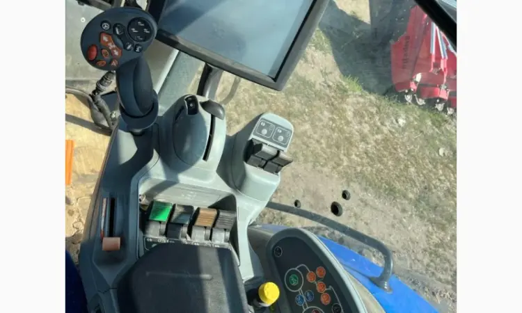 Трактор колісний New Holland T8.410 - фото № 5