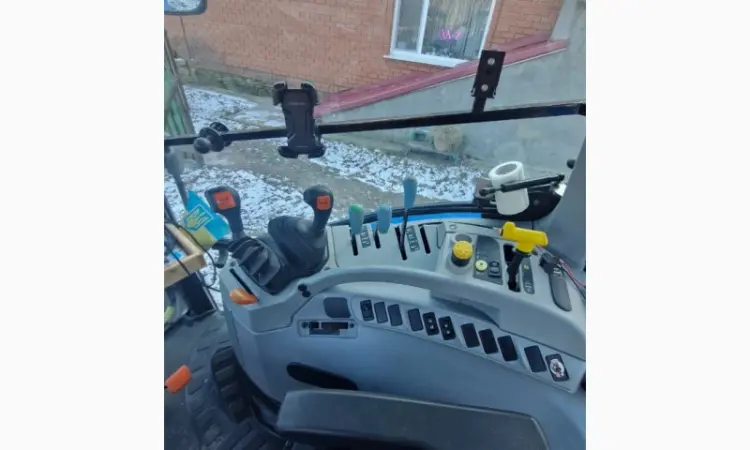 Трактор New Holland T6050 - фото № 8