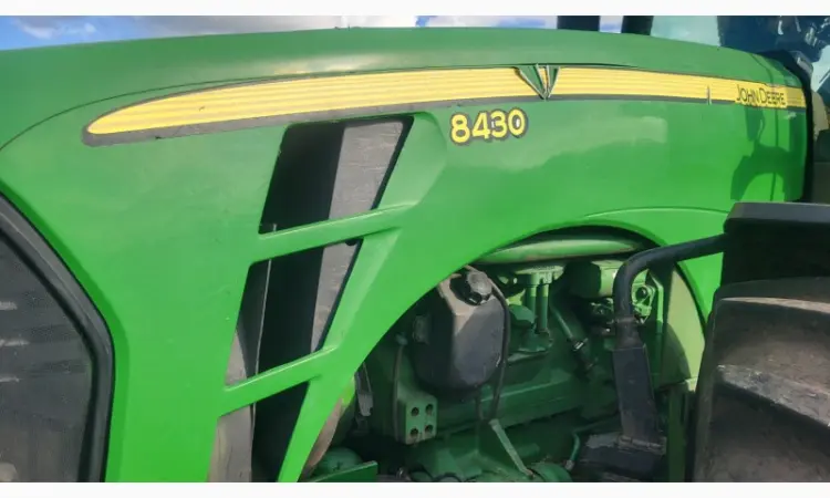 Трактор колісний John Deere 8430 - фото № 9