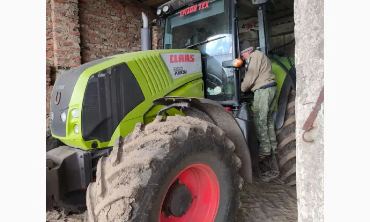 Тактор колісний Claas Axion 850 - фото № 3