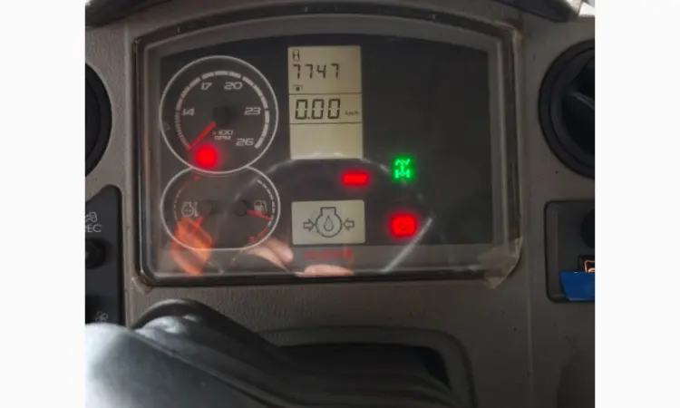 Тактор колісний Claas Axion 850 - фото № 7