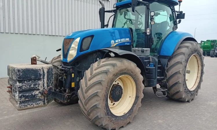 Трактор New Holland T7.250 - фото № 3