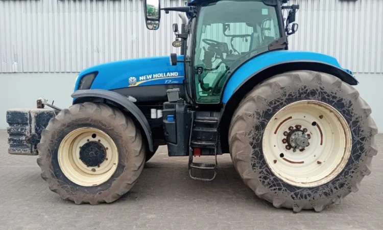 Трактор New Holland T7.250 - фото № 6