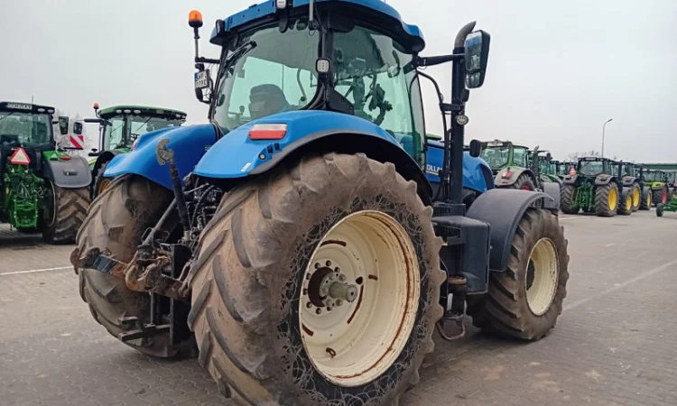 Трактор New Holland T7.250 - фото № 7