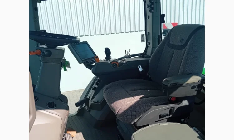 Трактор John Deere 7R310 - фото № 10