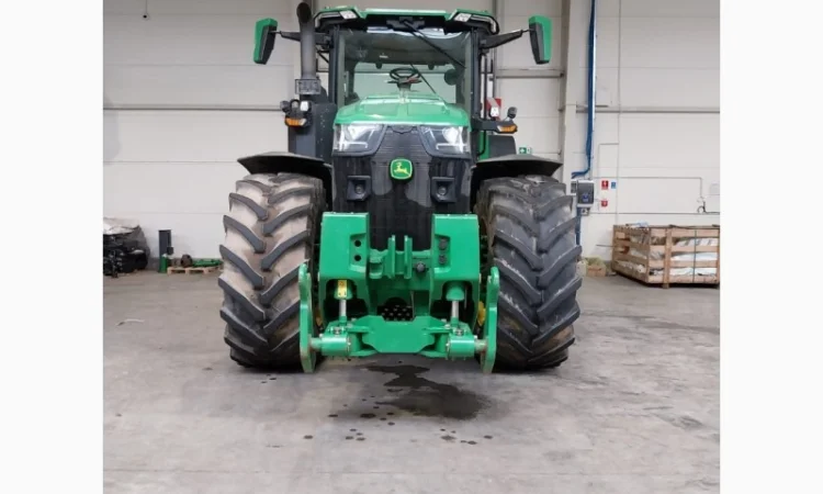 Трактор John Deere 8R 310 - фото № 2