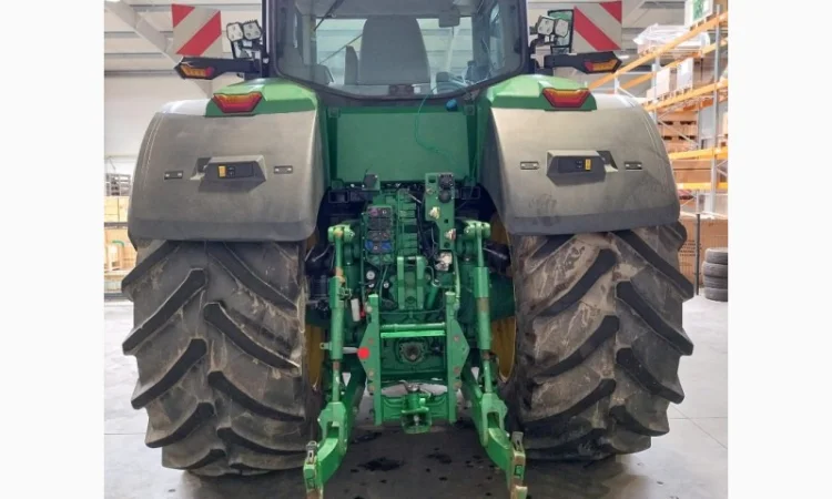 Трактор John Deere 8R 310 - фото № 7