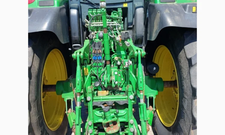 Трактор John Deere 6215R - фото № 10