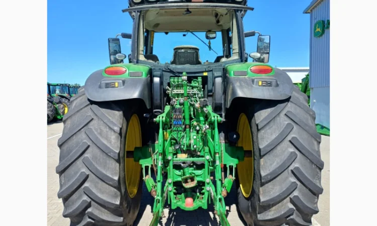 Трактор John Deere 6215R - фото № 11