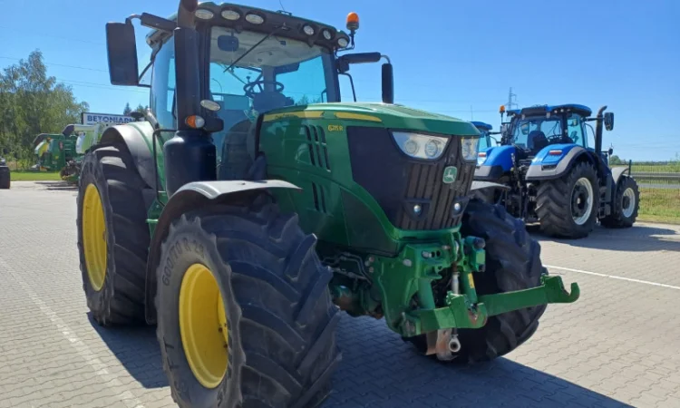 Трактор John Deere 6215R - фото № 9