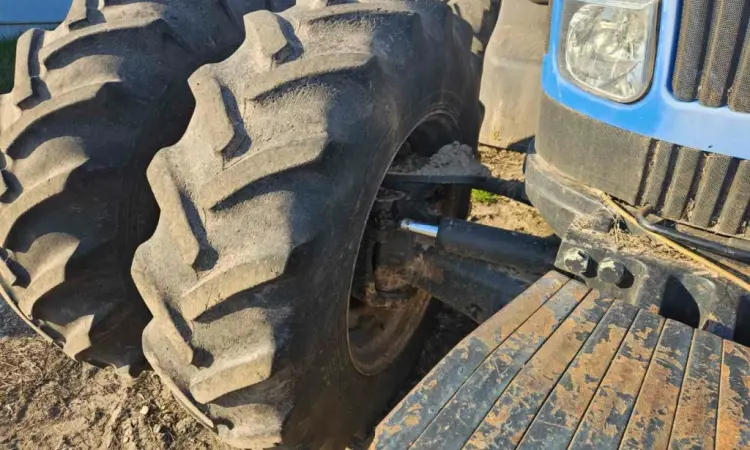 Трактор New Holland T8050 - фото № 9