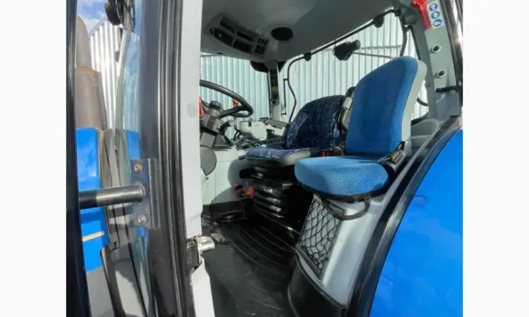 Трактор New Holland Т 7060 - фото № 5
