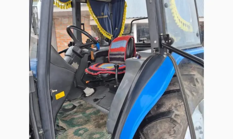 Трактор New Holland TL 105 - фото № 12