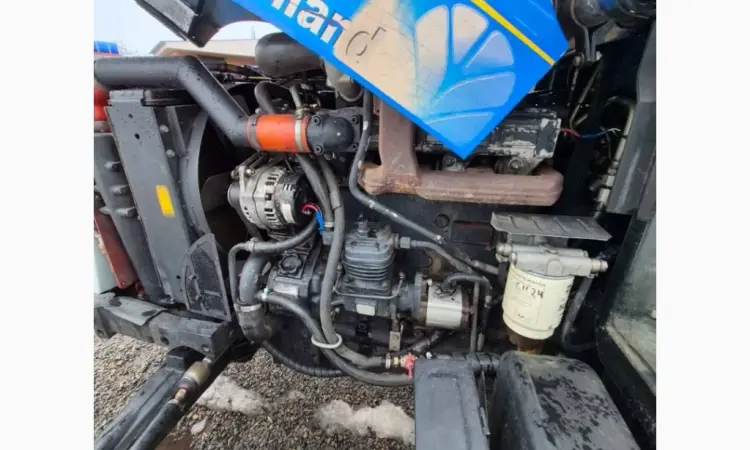 Трактор New Holland TL 105 - фото № 14