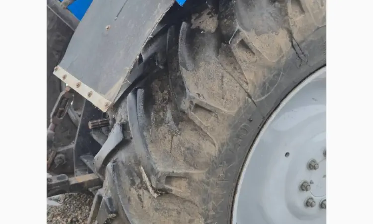Трактор New Holland TL 105 - фото № 6