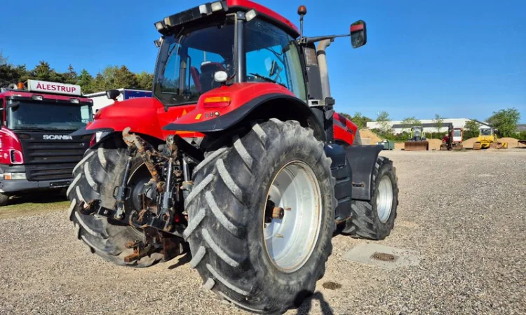 Трактор Case IH Magnum 340 (2012 - фото № 4
