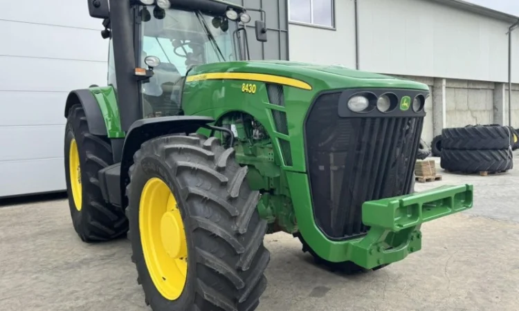 Трактор John Deere 8430 (2006 - фото № 7