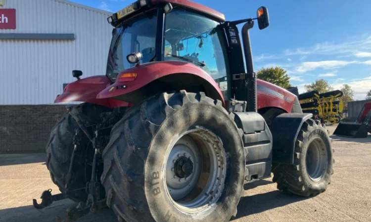 Трактор CASE IH MAGNUM 340 (2011) - фото № 2