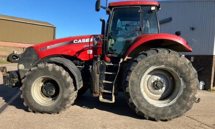 Трактор CASE IH MAGNUM 340 (2011) - фото № 3