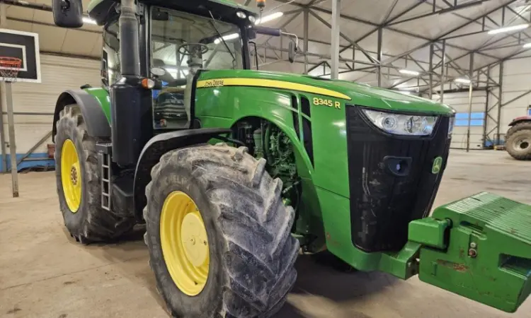 Трактор John Deere 8345 R - фото № 1